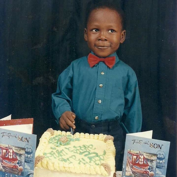 Meet your Posher, Fiyinfolu - Picture 1 of 1